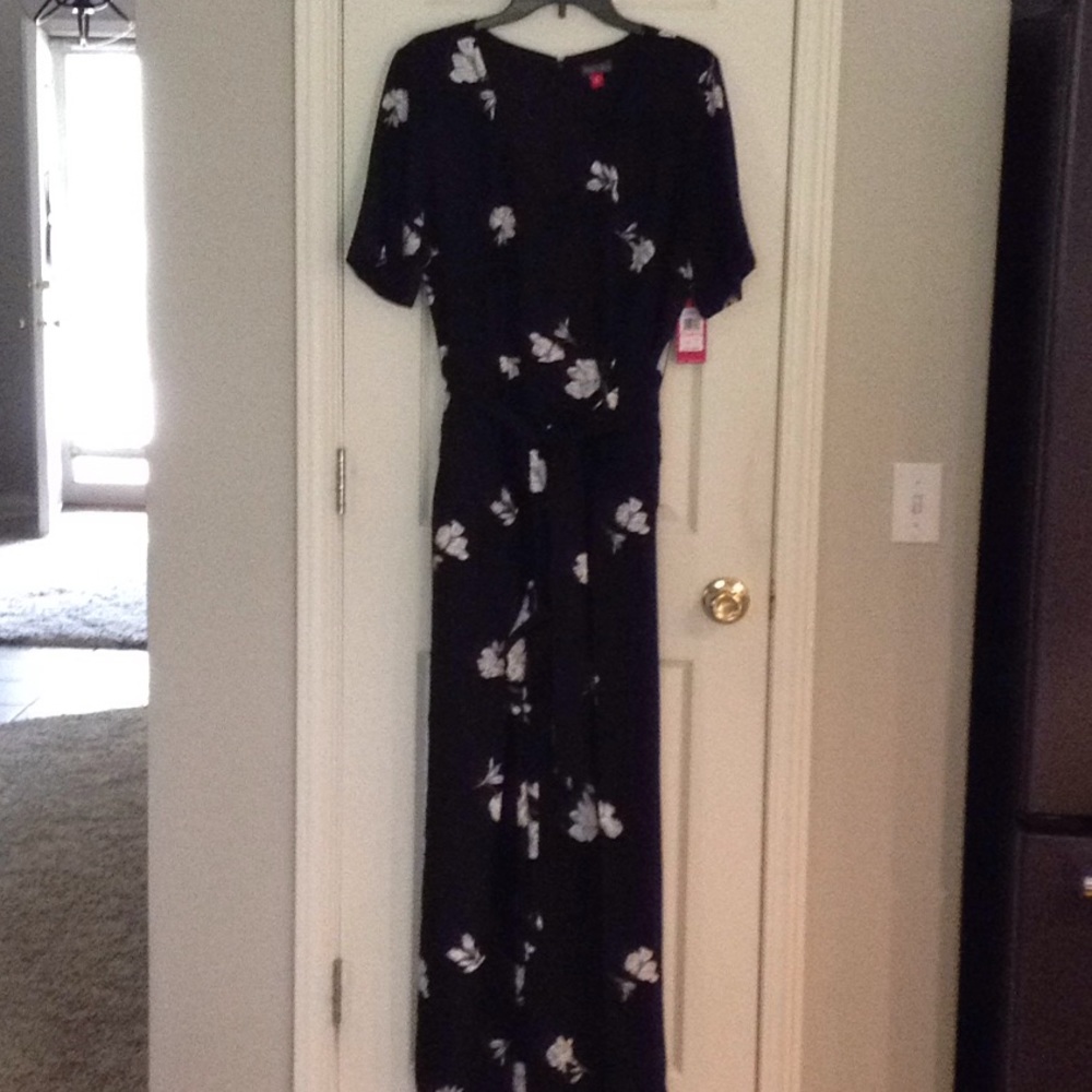 NWT - Vince Camuto Jumpsuit size 10